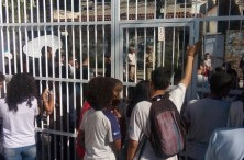 Ocupação de escola no Rio completa uma semana